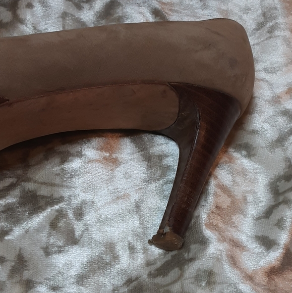 Stuart Weitzman Vintage Open Toe Suede Pump Size 9.5. - Picture 10 of 14